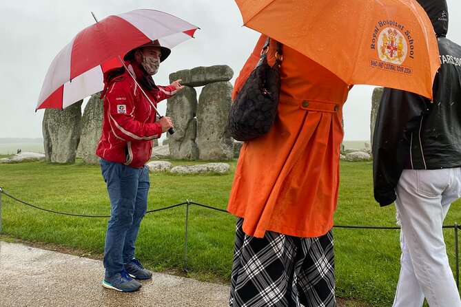 Private Tour to Stonehenge, Bath and The Cotswolds - The Guides: Knowledgeable and Engaging