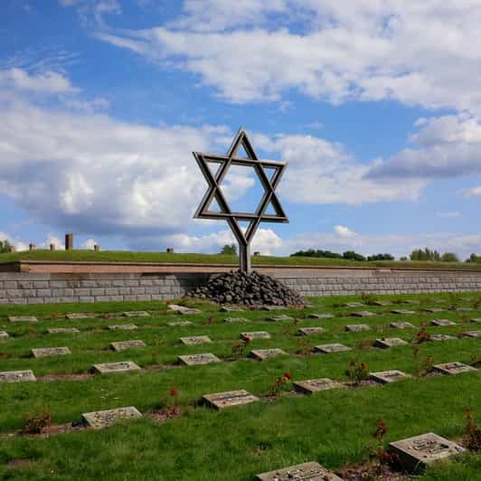 Private Tour to Terezin Concentration Field - Sightseeing at the Fortress and Jewish Ghetto