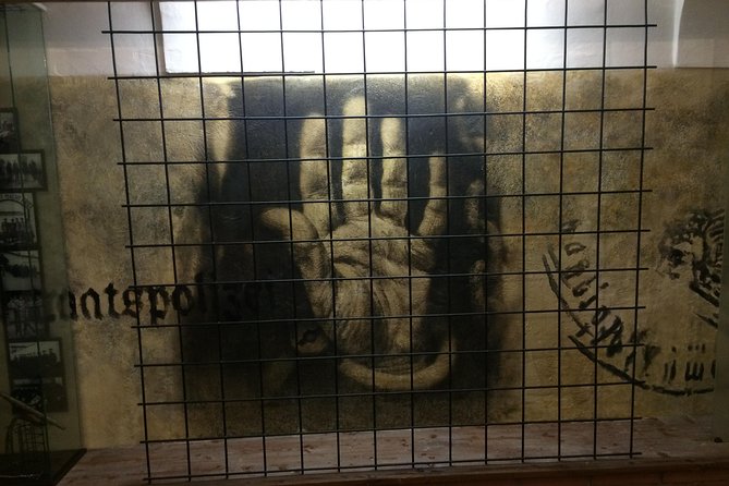 Private Tour to Terezin from Prague - Key Points