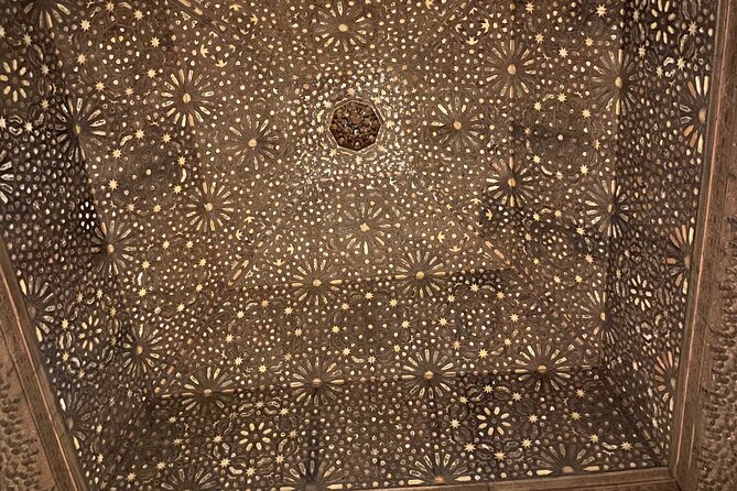 Private Tour to The Alhambra and Generalife From Malaga - Free Time in Granada’s Plaza Isabel la Católica