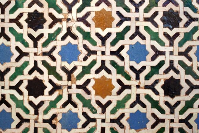 Private Tour to The Alhambra and Generalife from Motril port - The Guided Visit: Exploring the Alhambra in Depth