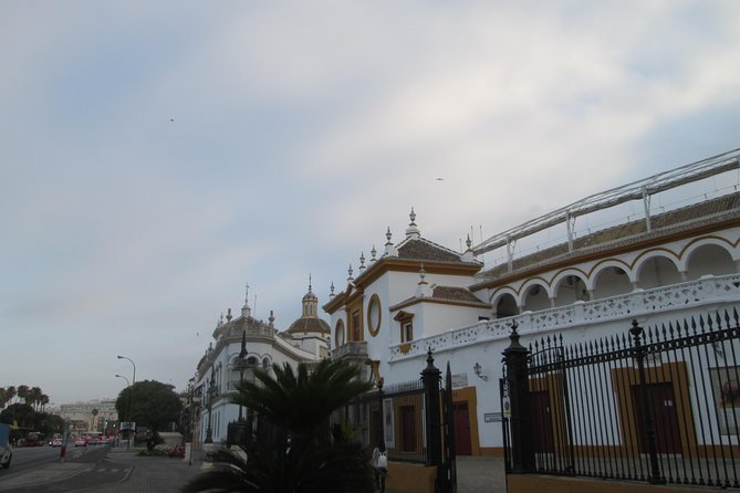 Private tour to the bullring La Maestranza - The Guides and Their Role in the Experience