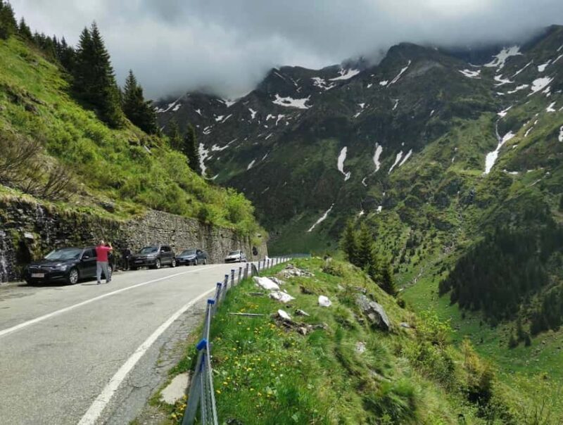 Private Tour to Top Gear Road - Transfagarasan - Visiting Curtea de Arge and the Tombs of the Kings