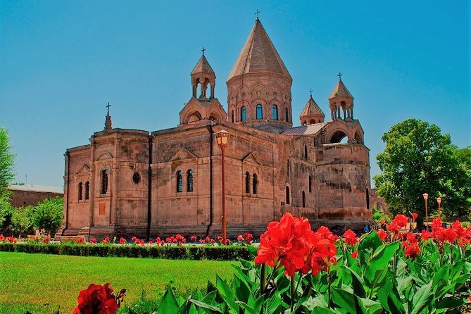 Private tour to UNESCO heritage Echmiadzin churches, Zvartnots and Sardarapat - The Sardarapat Memorial and Armenian National Pride