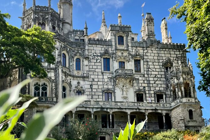 Private Tour to Visit the Monuments in Sintra 5 Hours - Quinta da Regaleira and Palacio de Monserrate
