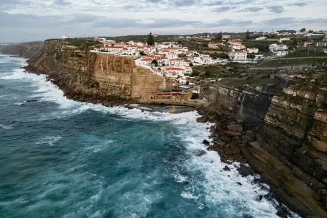 Private Tour to Visit the Monuments in Sintra 5 Hours - Expert Guides and Friendly Service