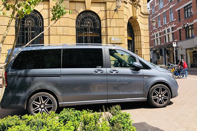 Private Tour to Zaanse Schans + Giethoorn with renting boat - Discovering Giethoorns idyllic canals and quaint architecture