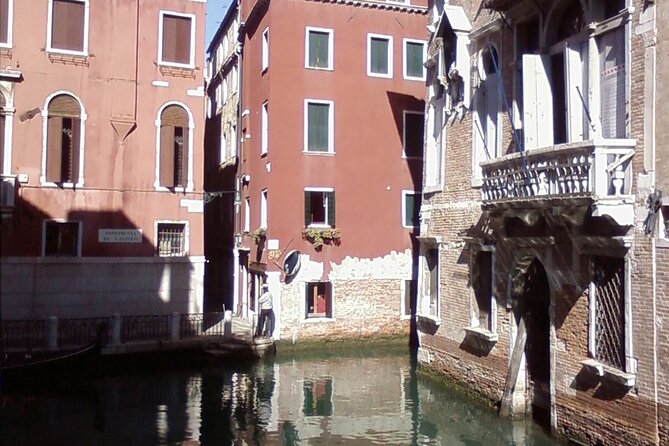 Private Tour Venice to Discover - Experiencing the Bohemian Vibe of Campo Santa Margherita