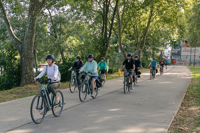 Private Tour: Versailles by Electric Bike from Paris - Discovering the Market at Place Du Marché Notre Dame