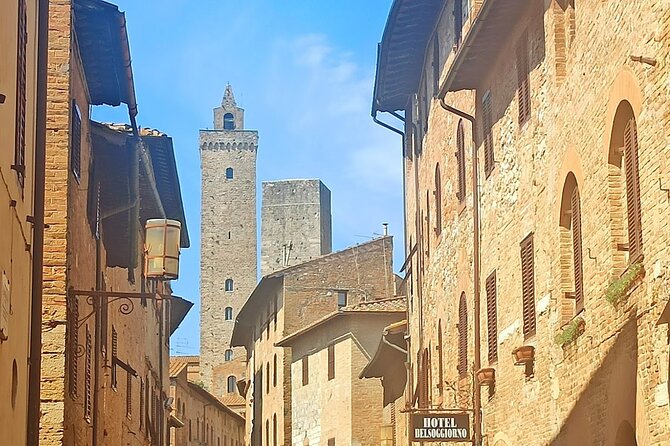 PRIVATE TOUR: Volterra & San Gimignano with Lunch & Wine Tasting Experience - The Logistics: Private Transport and Flexible Timing