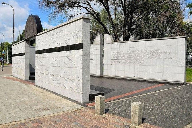 Private Tour: Warsaw Ghetto with a local Historian - The POLIN Museum of the History of Polish Jews