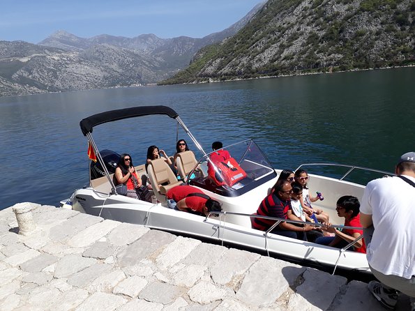 Private tour with speed boat - Perast and Lady of the rock - Key Points