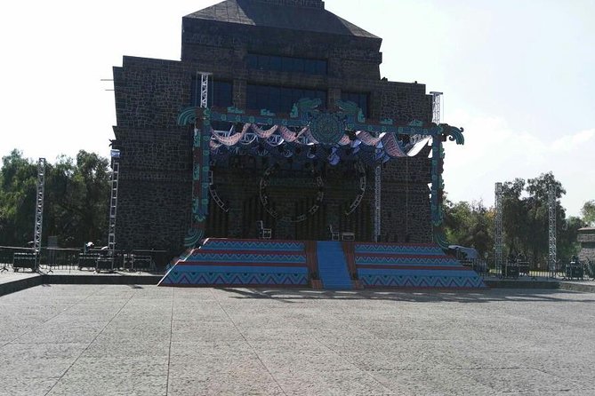 Private Tour: Xochimilco, Coyoacan and Frida Kahlo Museum - Visiting Casa Azul: The Frida Kahlo Museum