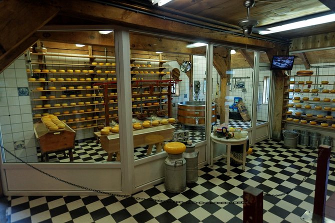 Private Tour Zaanse Schans Windmills and Volendam in Jaguar - Visiting Magere Brug for a Classic Photostop