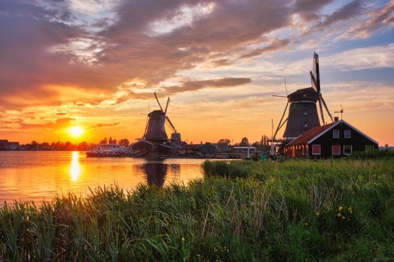 Private Tour Zaanse Schans Windmills, Volendam & Marken - Explore North Holland’s Historic Charm with a Private Full-Day Tour