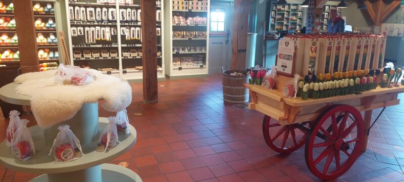 Private Tour Zaanse Schans Windmills, Volendam & Marken - Key Points