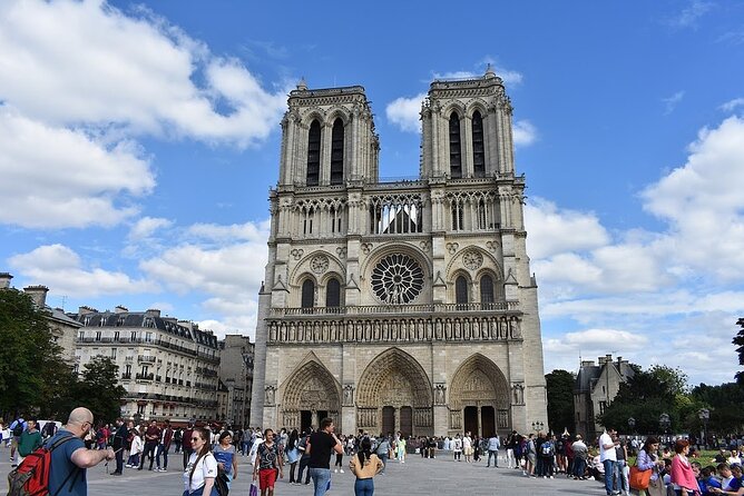 Private tourist guide in Paris! Book your official guide! - Exploring Notre-Dame de Paris