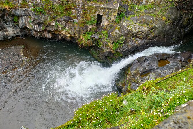 Private Tours Best spots (views) in So Miguel Island - Exploring Sete Cidades: A Blooming Crater Village