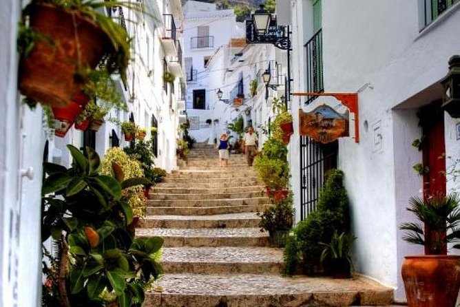 Private tours from Malaga to Nerja caves and Frigiliana for up to 8 persons - Flexibility and Personalization of the Tour Experience