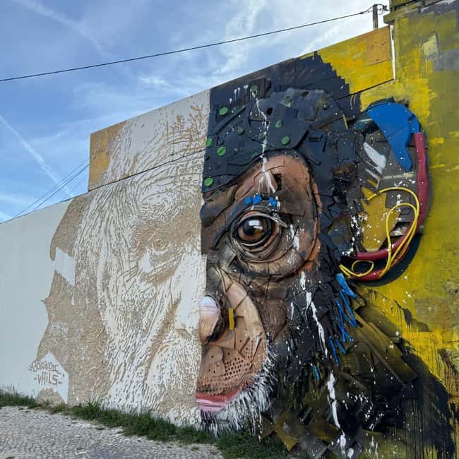 Private tours of Lisbon in 100% electric tuk-tuks - Key Points