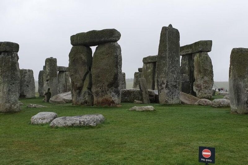 Private Tours to Stonehenge & Oxford - Visiting Stonehenge with a Personal Guide