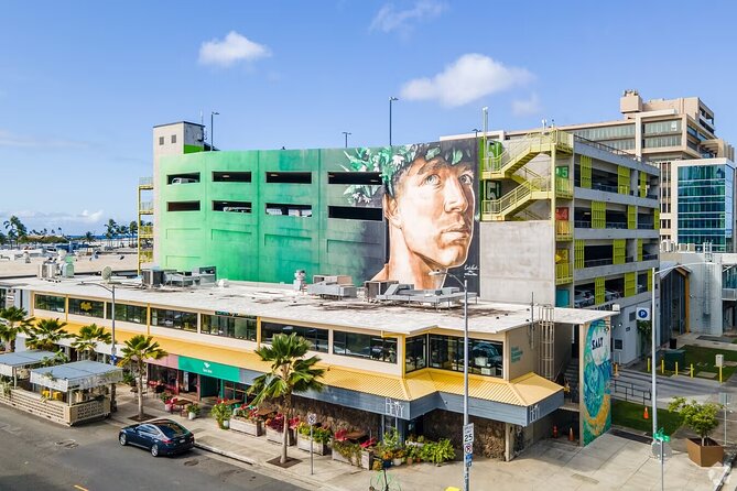 Private Town Tour with a Local from Honolulu to Diamond Head - Taking in the Views from Diamond Head Lookout