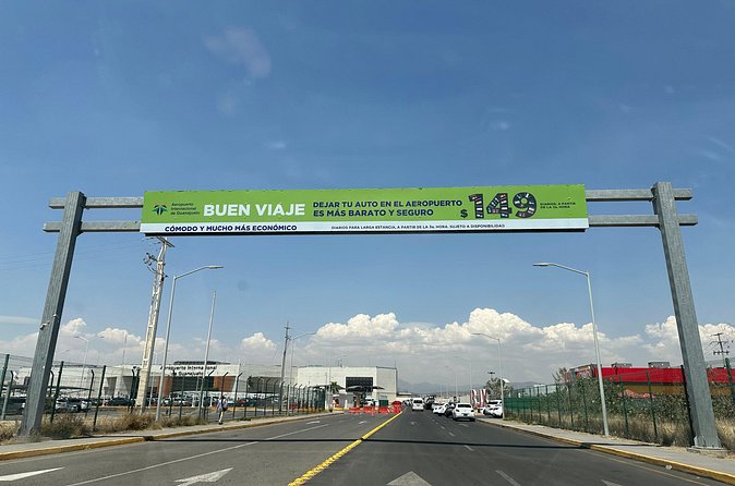 Private transfer between Leon BJX Airport and Guanajuato City - From Leon BJX Airport to Guanajuato City: The Route