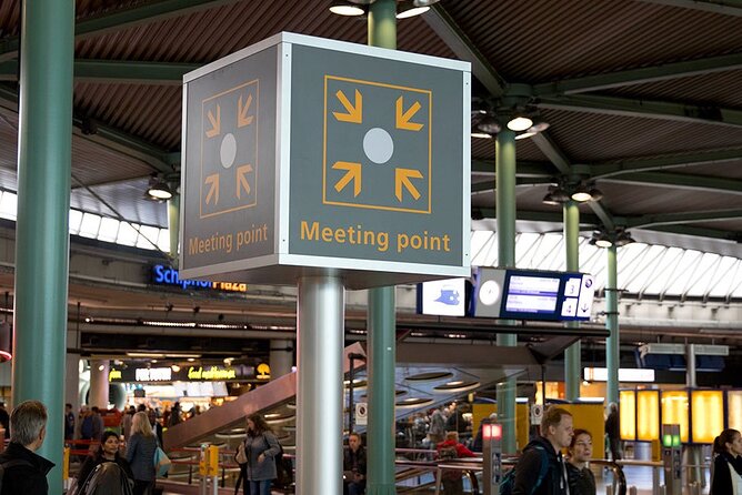 Private transfer between Rotterdam - Amsterdam (incl. Schiphol airport) - Meeting Points and Pickup Details Inside the Airport