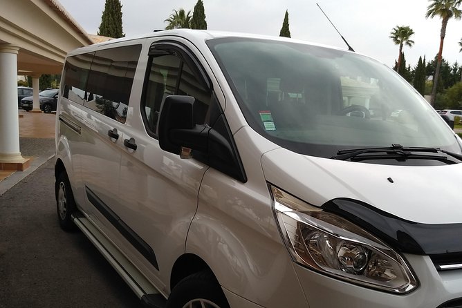 Private transfer between Seville and Faro - Vehicle Comfort and Safety Features