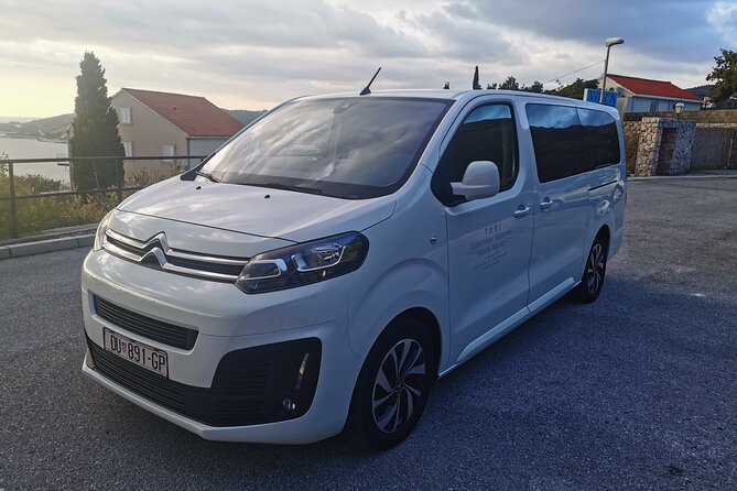 Private Transfer by 8 seats van from and to Dubrovnik Airport - The Experience of Booking via WhatsApp