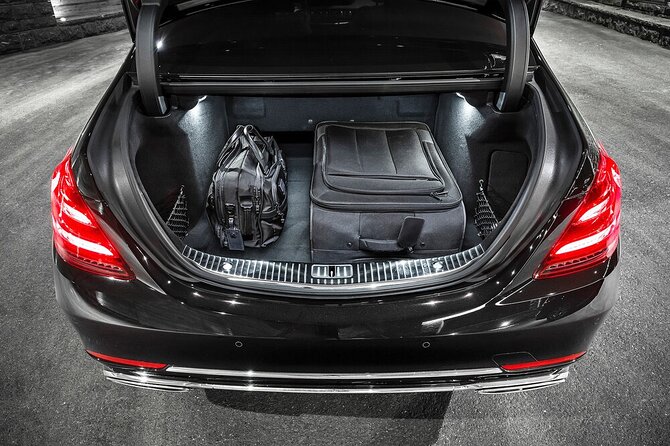 Private Transfer Chicago to Chicago Airport by Luxury Car or SUV - The Experience of Traveling in a Luxury Vehicle