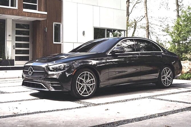 Private Transfer: Dublin to Dublin Airport DUB in Business Car - Seamless Private Transfer from Dublin to Dublin Airport in a Luxury Car