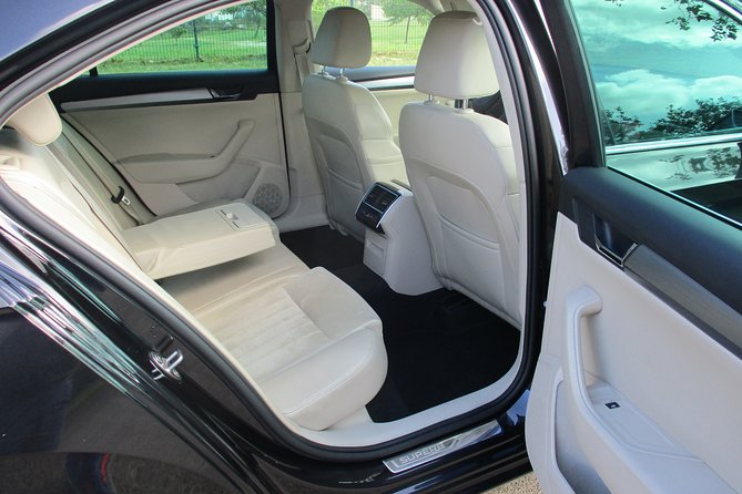 Private Transfer from A Coruña Airport to Ciudad A Coruña - Meeting Point at A Coruña Airport for a Smooth Start