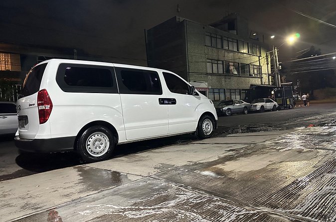 Private transfer from AICM Airport in CDMX to CDMX Hotels - Included Amenities and Practical Details