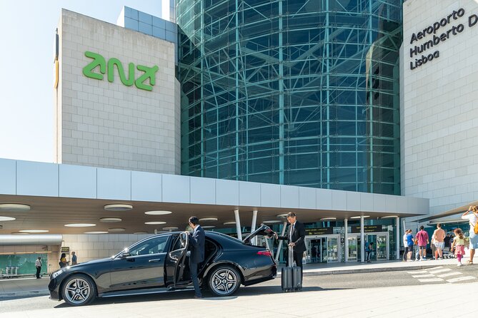 Private Transfer from Airport to Lisbon (Unlimited Waiting Time) - Cost-Effective and Simple for Groups