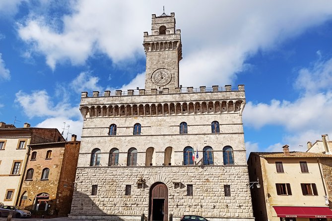 PRIVATE TRANSFER: from Assisi to Florence with stops in Cortona & Montepulciano - Enjoying Free Time in Montepulciano
