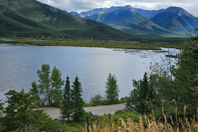 Private Transfer from Banff to Calgary or Calgary Airport - Smooth and Private Transfer from Banff to Calgary or Calgary Airport for $89.07