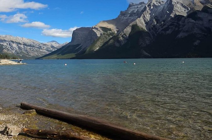 Private Transfer from Banff to Calgary or Calgary Airport - Optimal for Small Groups and Luggage Management