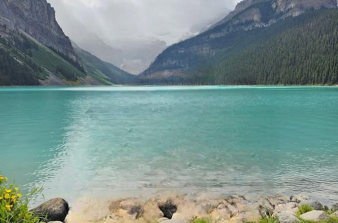Private Transfer from Banff to Calgary or Calgary Airport - Ease of Access and Operating Hours