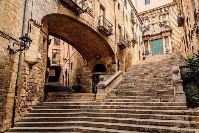 Private Transfer from Barcelona (BCN) airport to Girona City - Key Points