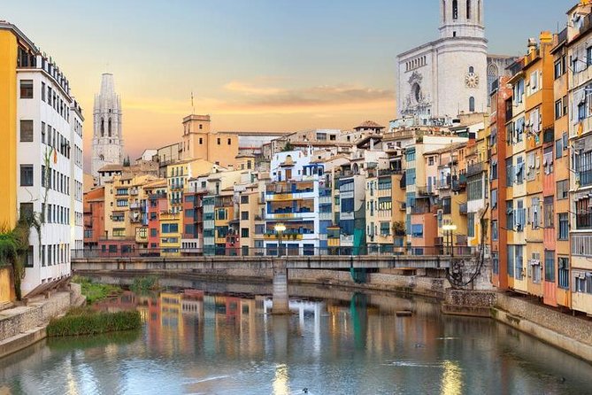 Private Transfer from Barcelona (BCN) airport to Girona City - Vehicle Options for Different Group Sizes and Comfort Needs