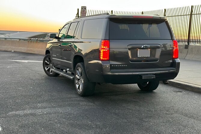 Private Transfer from Boston Logan Airport (BOS) to Newport Port - Meet Your Driver with a Nameplate at Newport Harbor