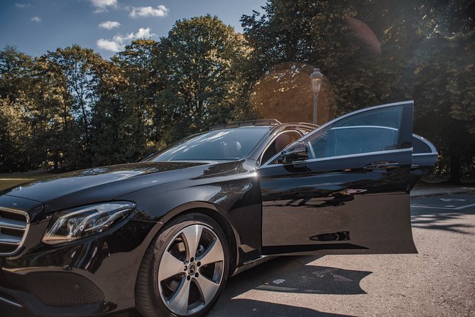 Private transfer from BRU Airport to Bruges with luxury limousine 3 pax - Smooth and Stylish Journey from Brussels Airport to Bruges in a Luxury Limousine
