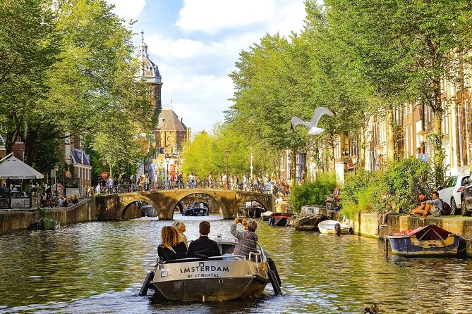 Private transfer from Brussels to Amsterdam, 2h Stop in Utrecht - Experience the Comfort of a Private Brussels to Amsterdam Transfer with a Stop in Utrecht