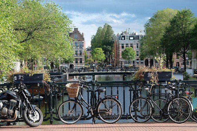 Private transfer from Brussels to Amsterdam, 2h Stop in Utrecht - Key Points