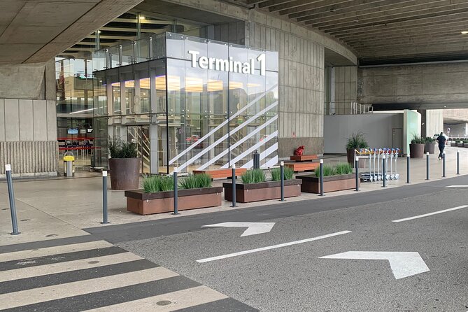 Private Transfer from CDG Airport to Paris - Vice Versa - One way - The Pickup Experience at CDG Airport