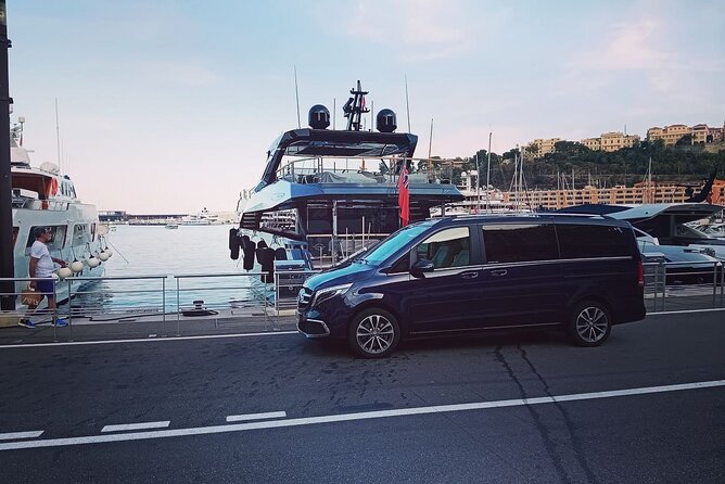 Private transfer from Como to the Lake villages and vice versa - Comfortable and Reliable Private Transfer from Como to Lake Como Villages