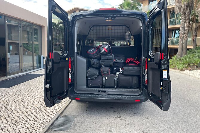 Private Transfer from Faro Airport to Pine Cliffs Hotel (4-8 pax) - User Experience: High Satisfaction and Dependability
