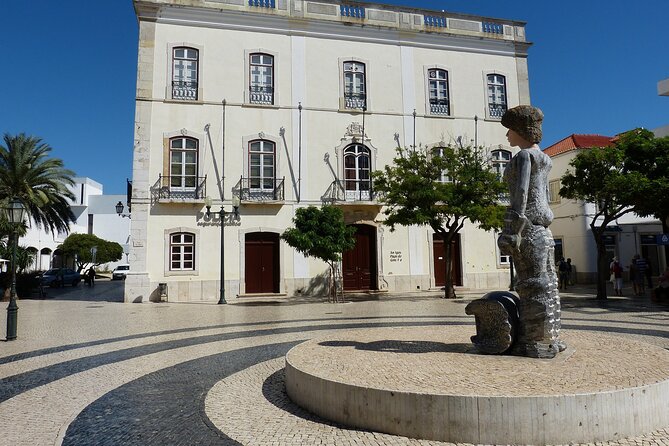 Private transfer from Lisbon to Lagos with 2 hours sightseeing - Limitations and Considerations Based on Reviews