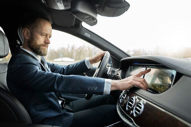 Private transfer from Madrid city/airport to Segovia - Key Points